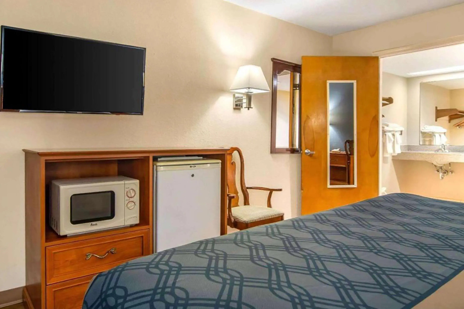 Days Inn by Wyndham Helen