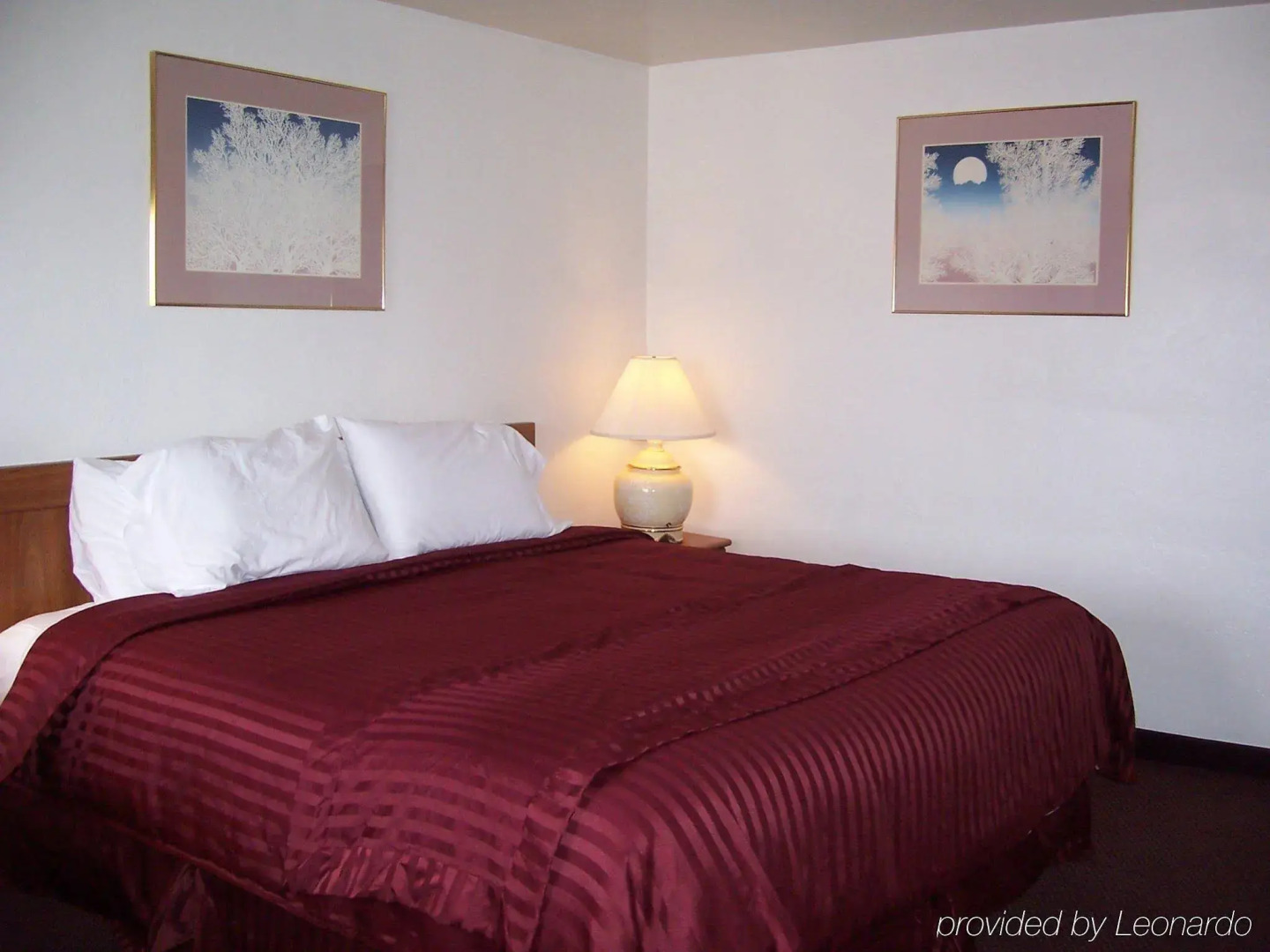 Red Carpet Inn Medford