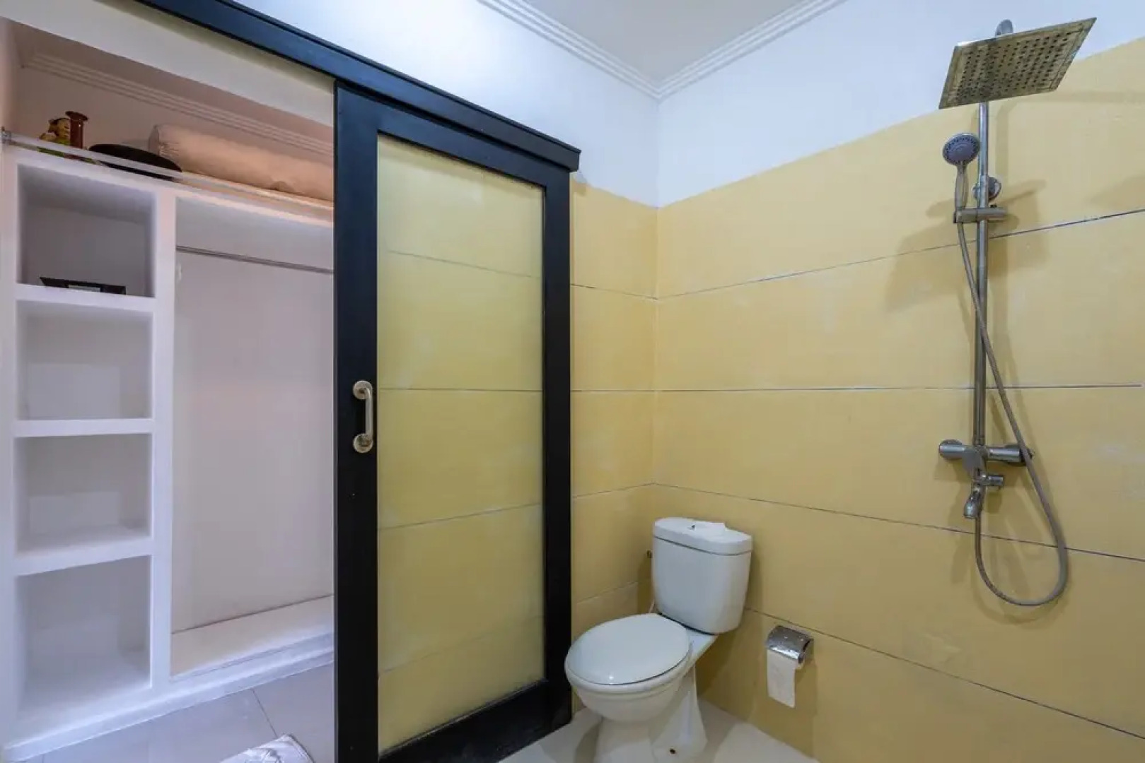 OYO 785 Van Mandri Guest House