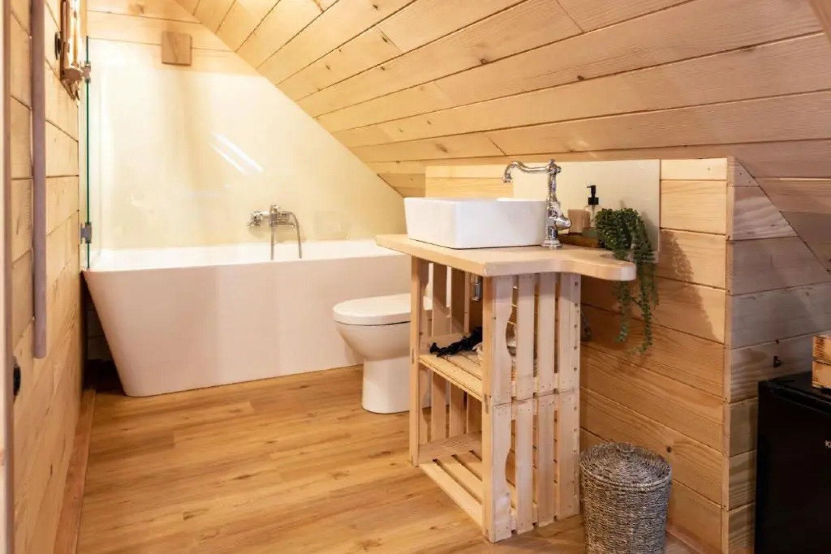 Cottage Happiness With Sauna and Natural Pool