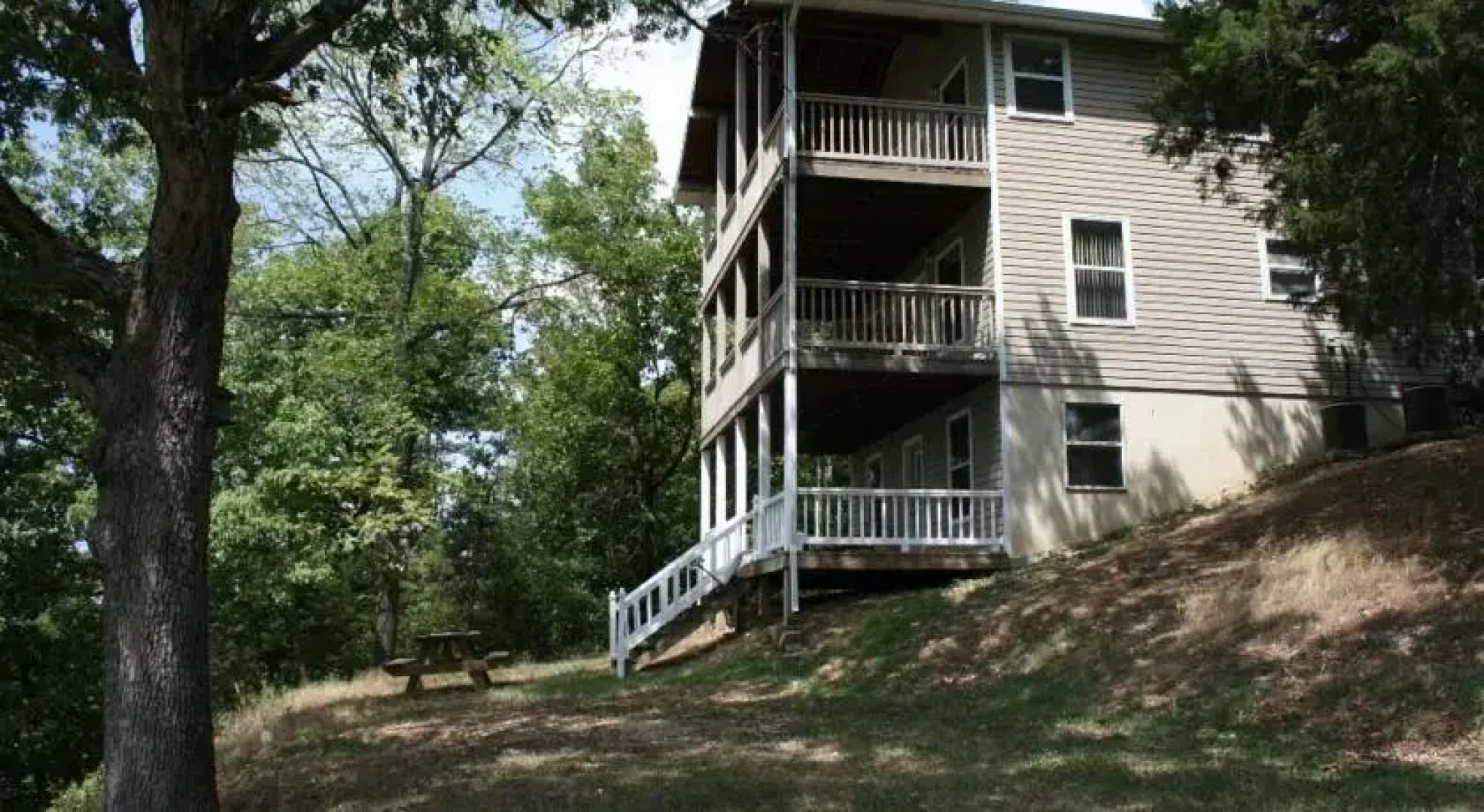 Serenity Hilltop Retreat