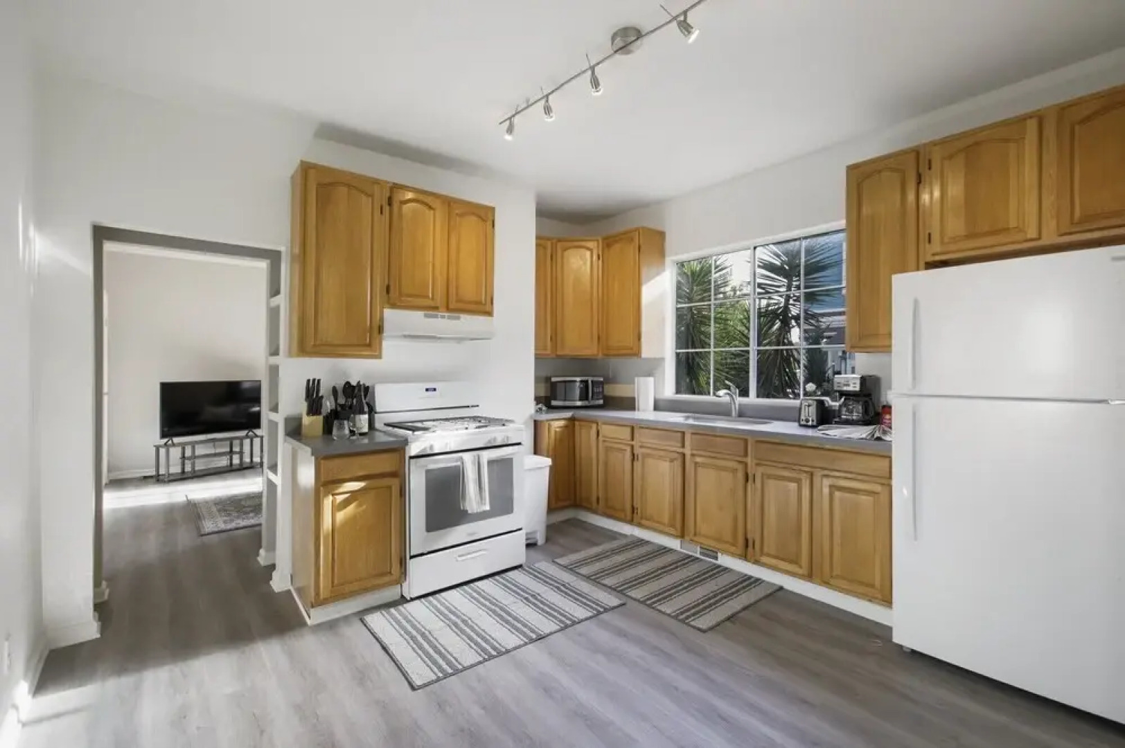 Cozy, Modern 3-bedroom in Oakland