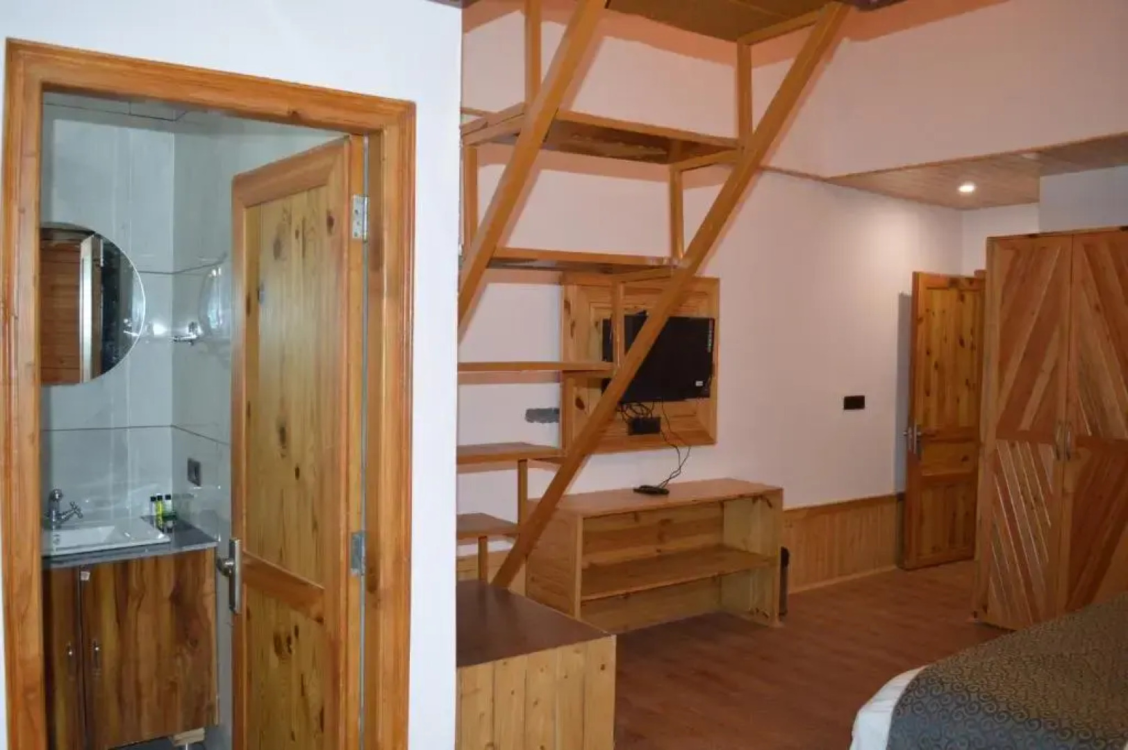 The Woodward Two By Oyo Room