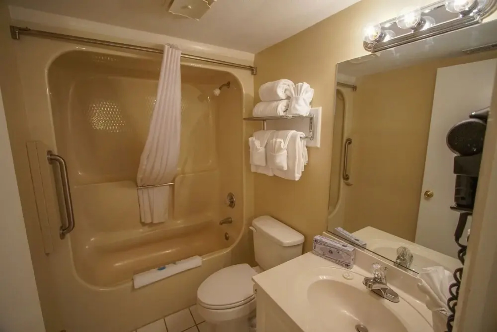 Multi Resorts at Country Club Villas