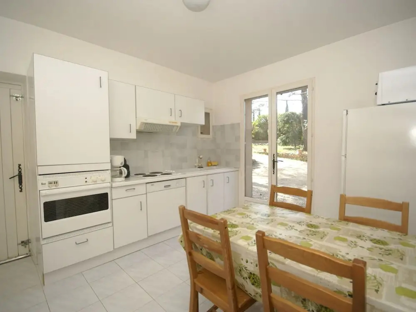 Lush Holiday Home in Draguignan With Private Garden