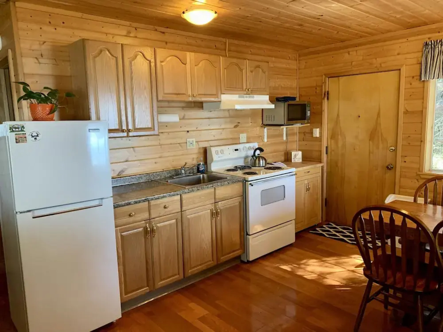 Clam Gulch Lodge