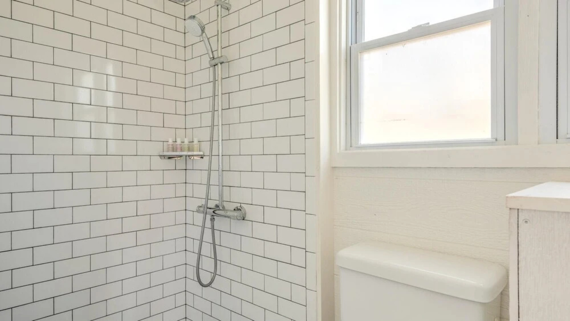 Bungalow 7 - 2br, Waterfront