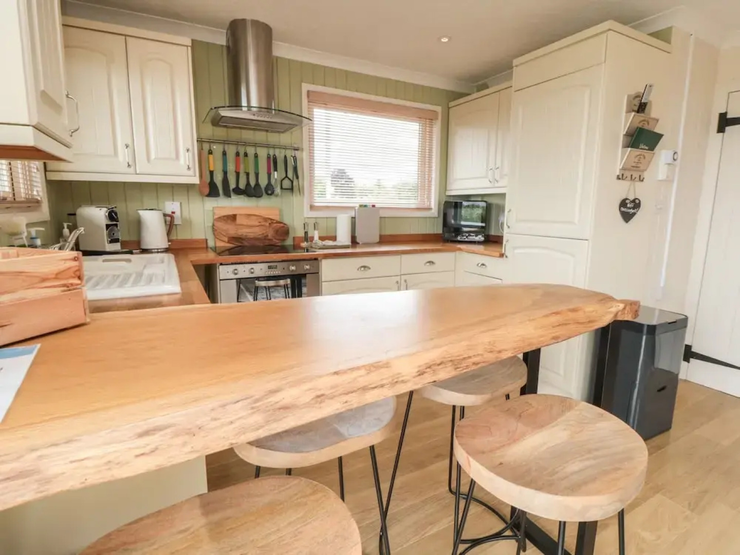 3 Valley View Lodges