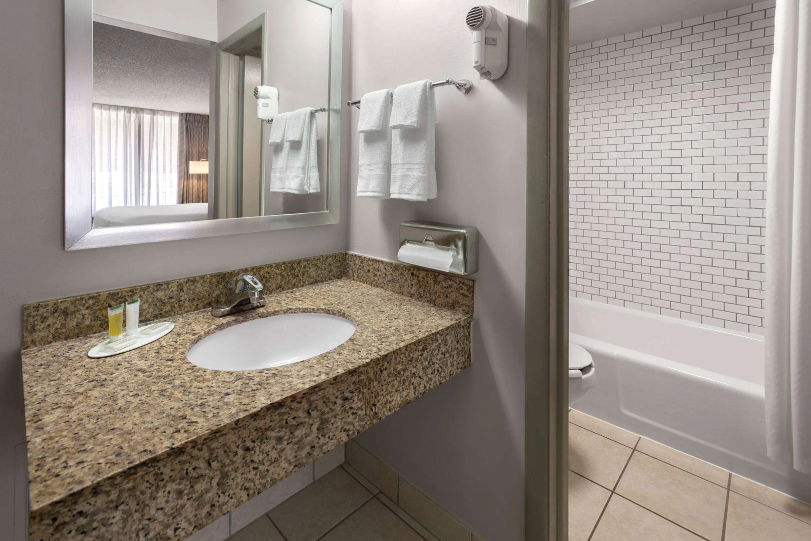 Days Inn by Wyndham Frederick