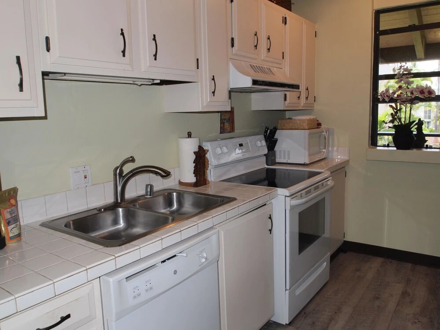 Kona Makai 2303 by RedAwning