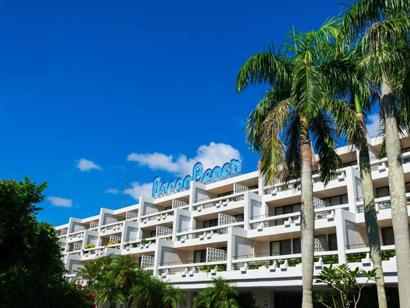 The Moon Beach Museum Resort