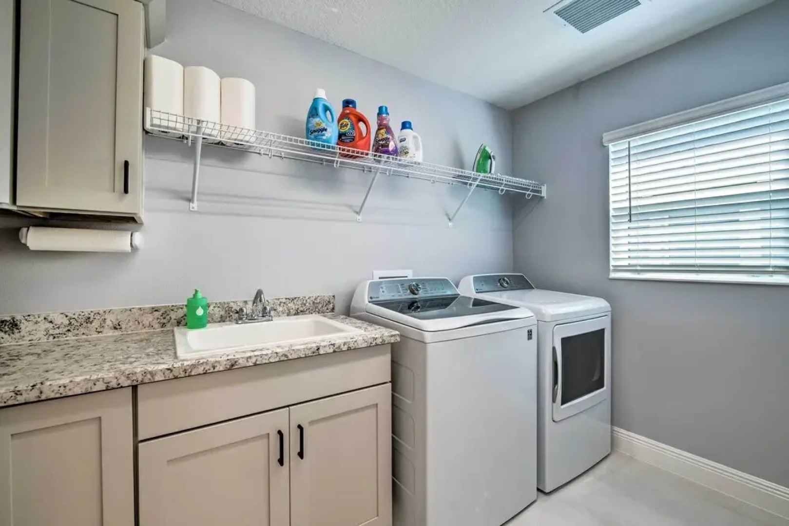 Sunlit Escape in The Villages w/ Screened Porch!