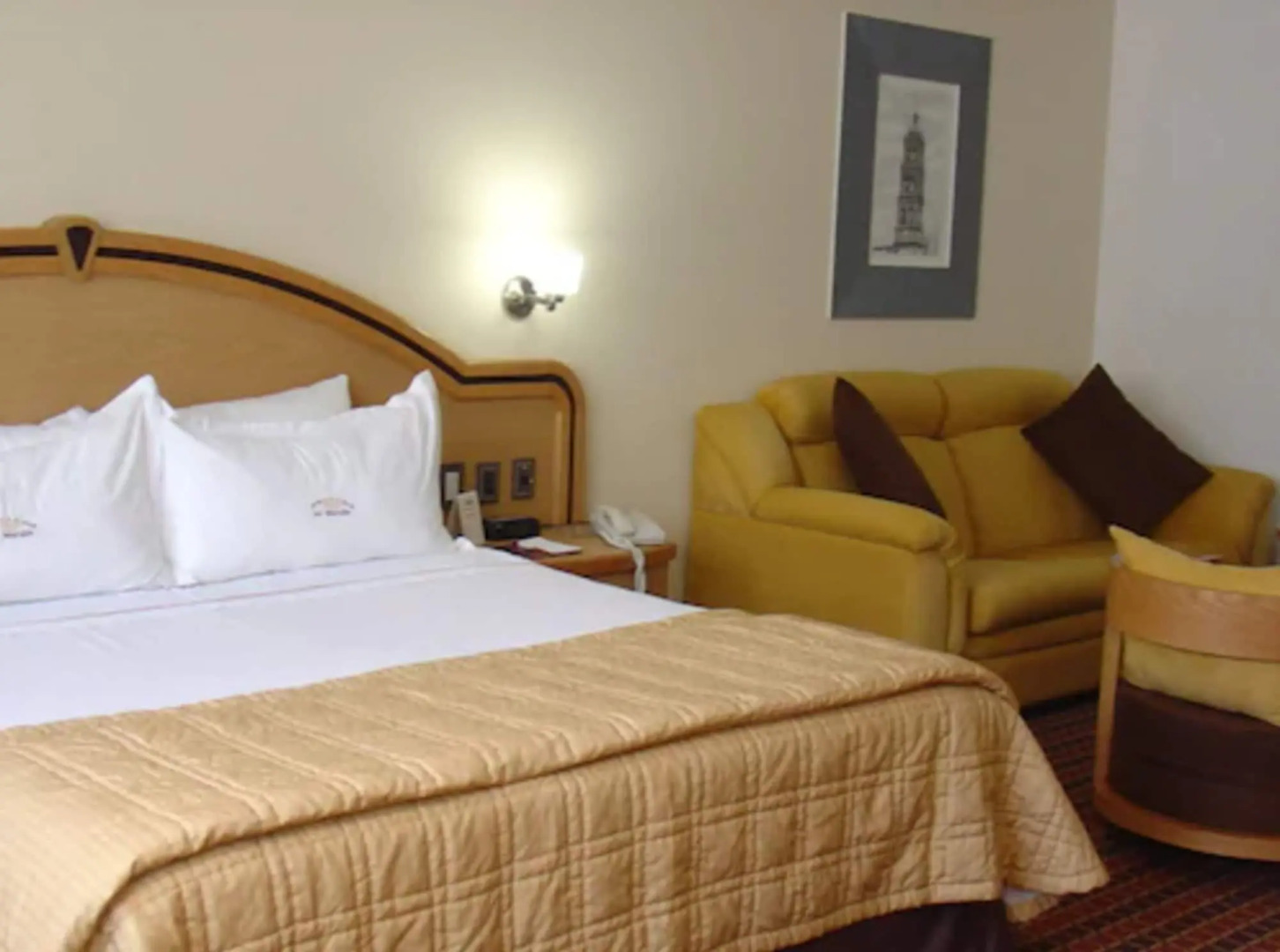 Suites Inn La Muralla Metepec