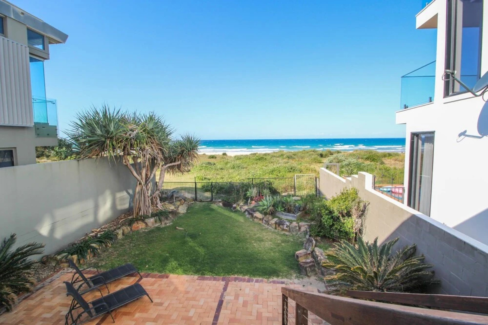 T E Peters Waterfront Holiday Home