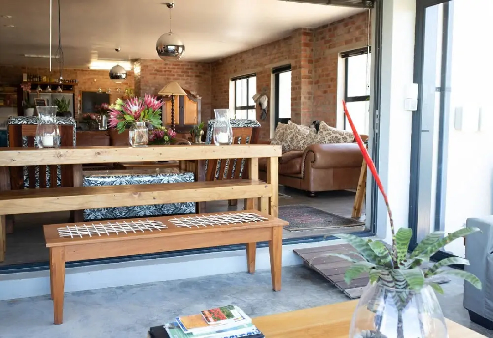 Stay at Friends (Guest house)