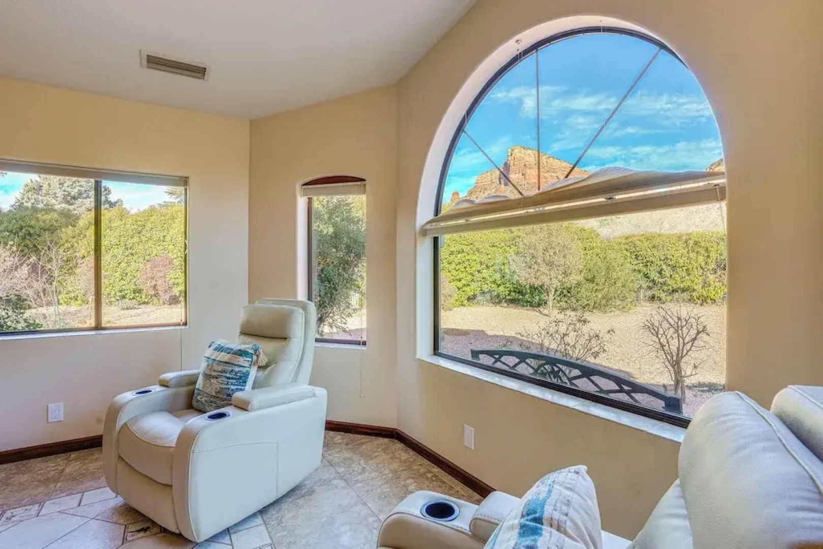 Panoramic Red Rock Views & Hot Tub: Sedona Retreat