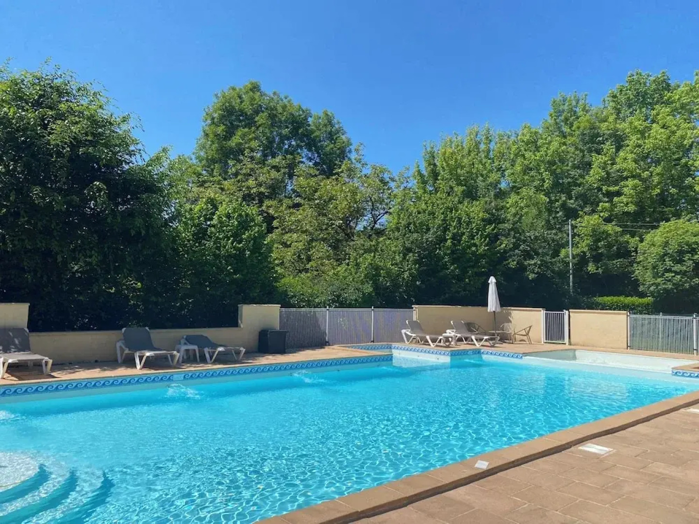 Logis Hôtel Domaine les Falaises