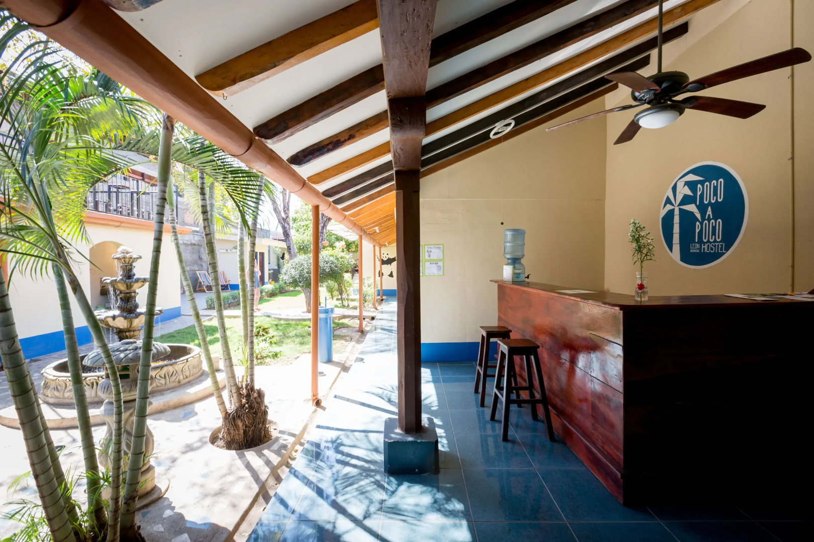 Poco a Poco Hostel