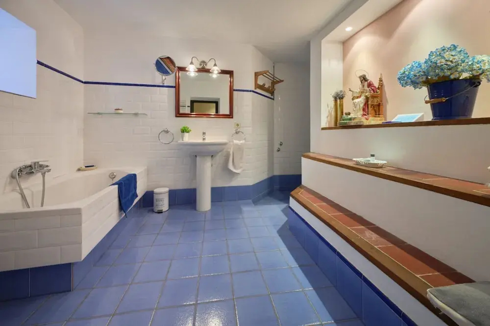 Wine Escape by Fidalsa