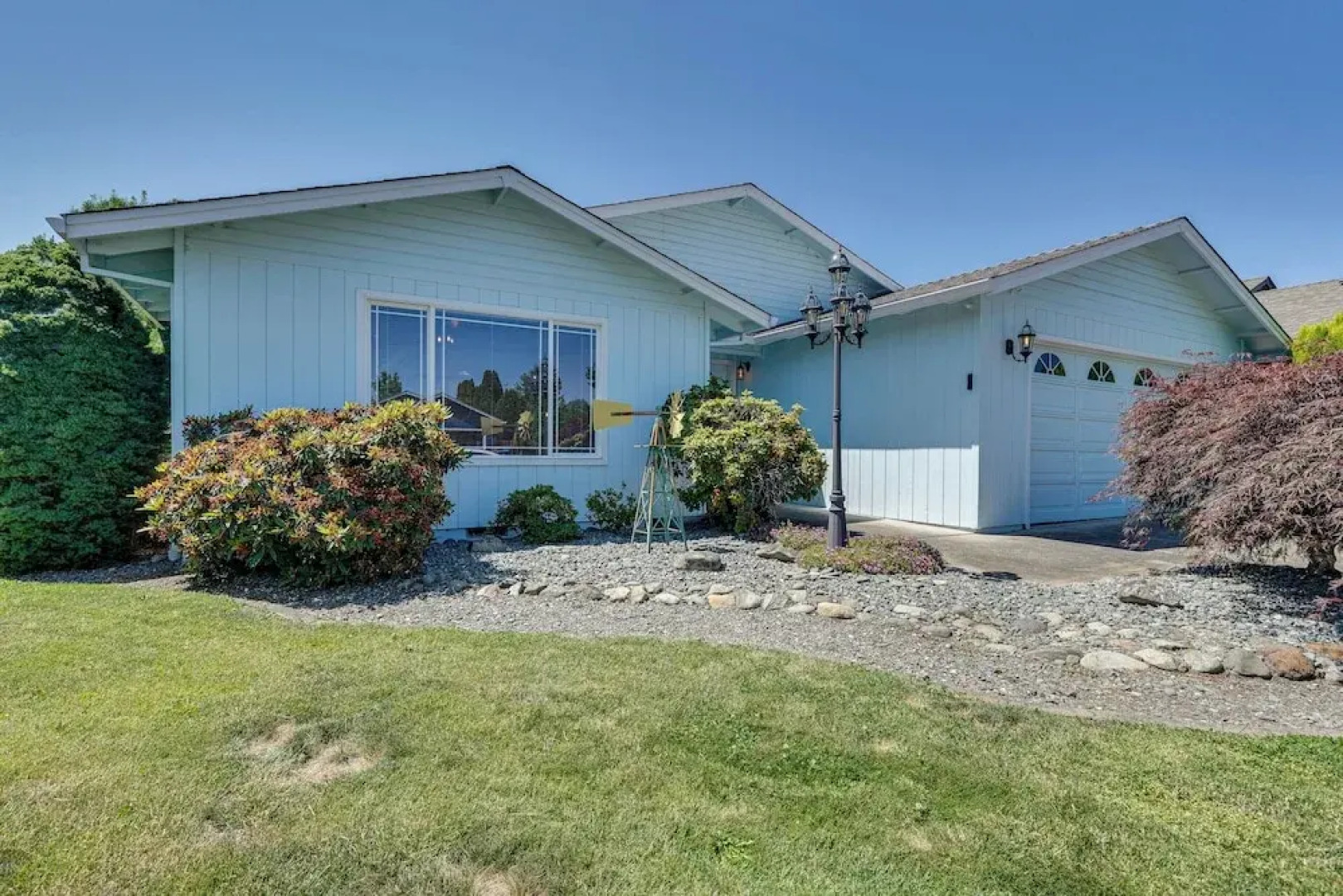 Charming Rogue Valley Home in Central Point!