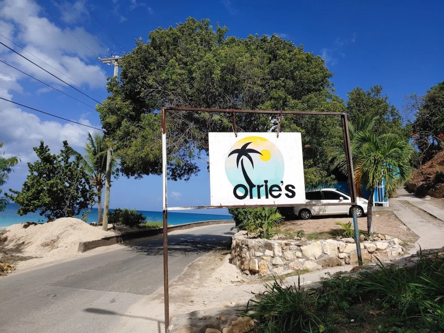 Orrie's Beach Bar Hotel