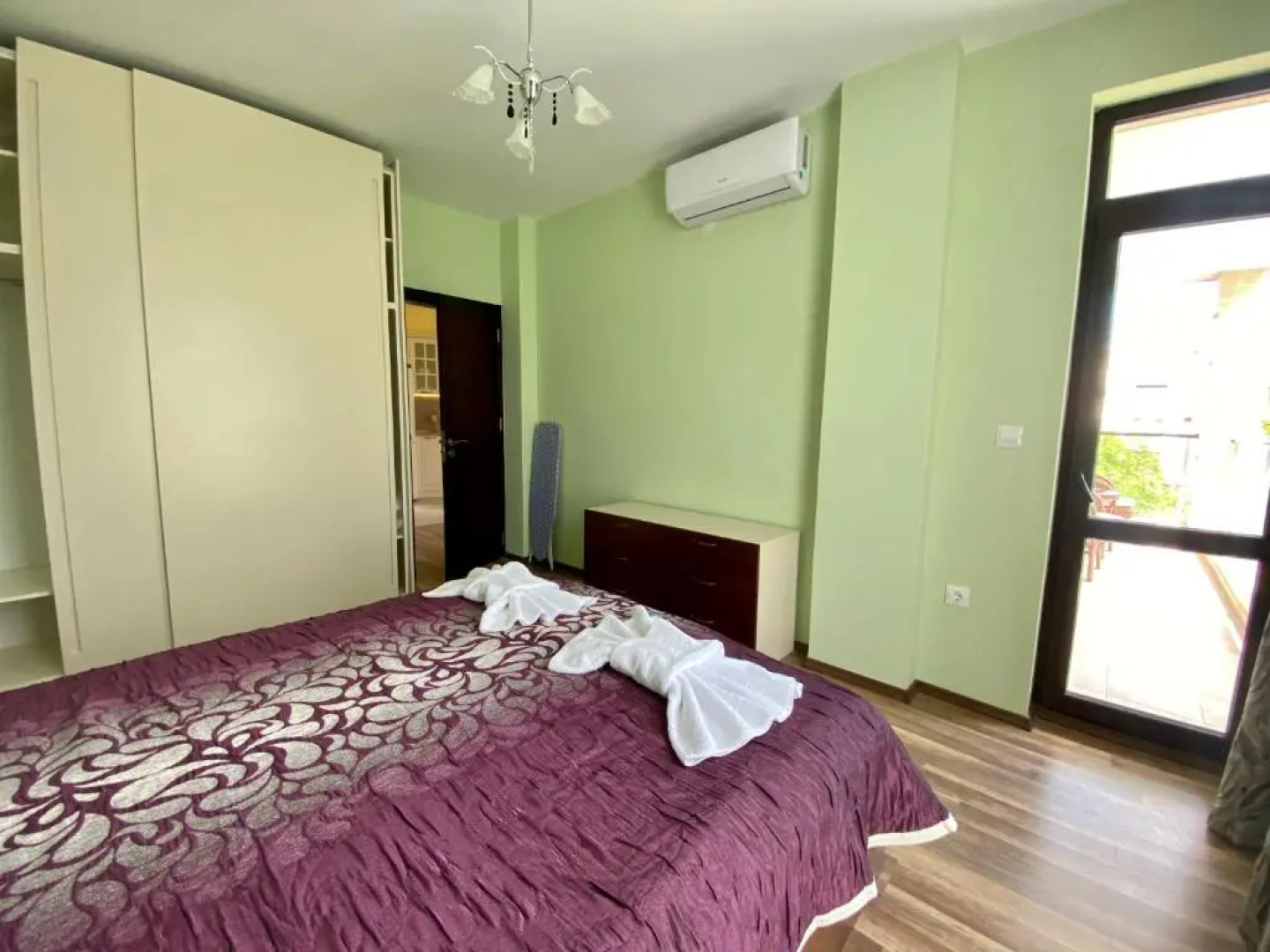 Green Paradise Deluxe Apartments