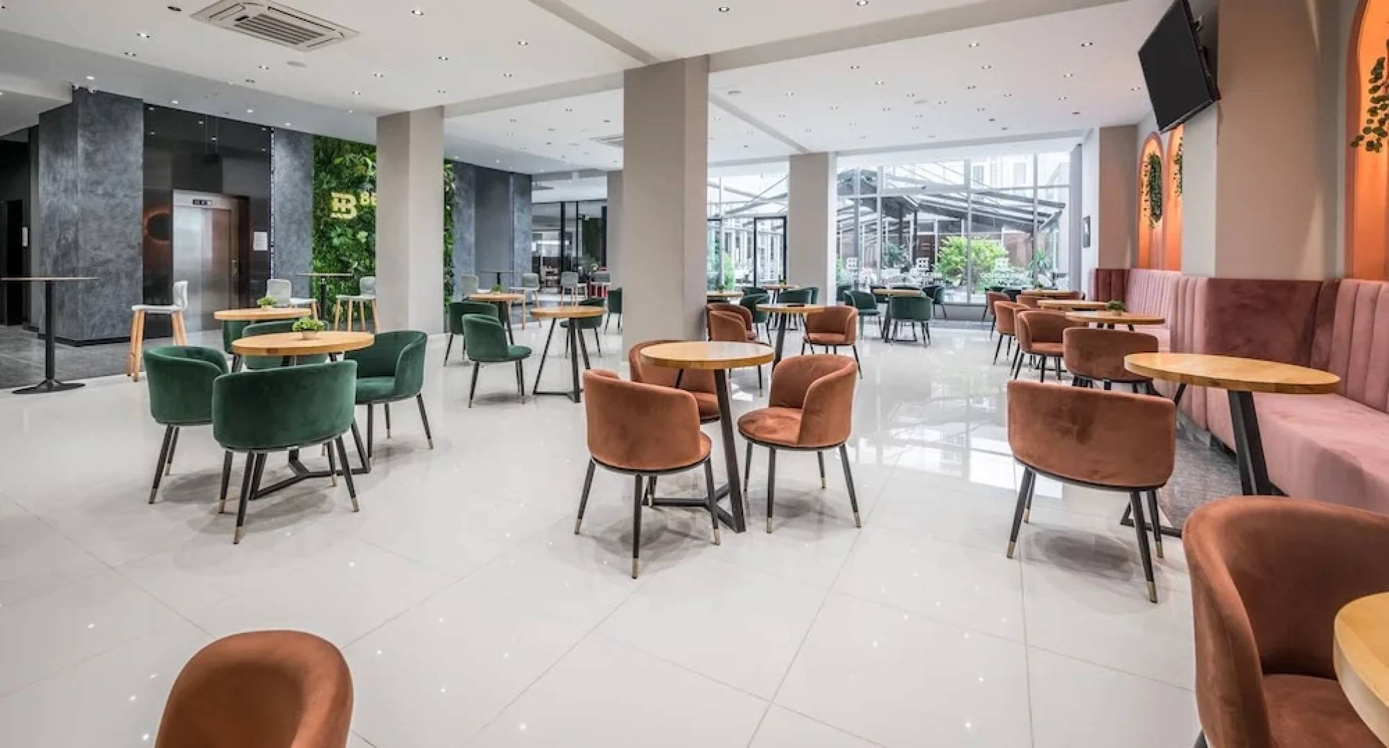 Signature BM Hotel Durres & Beach