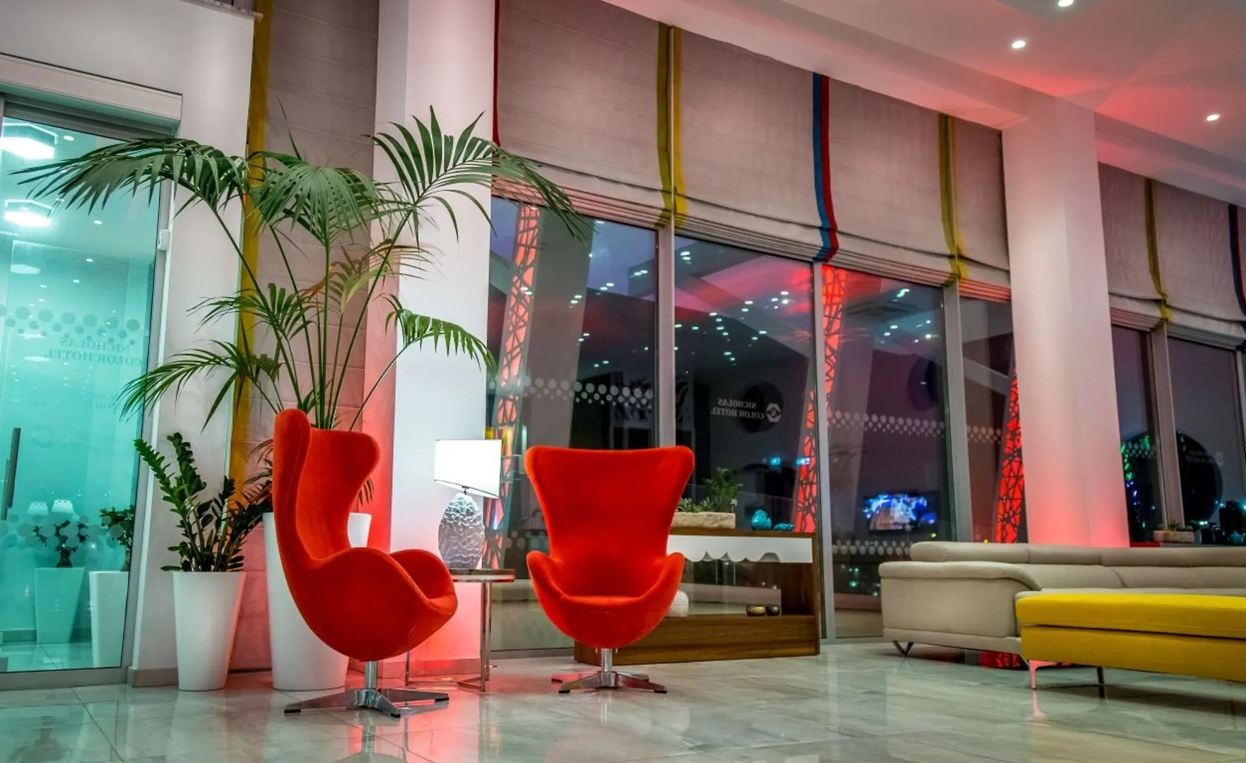 Nicholas Color Hotel