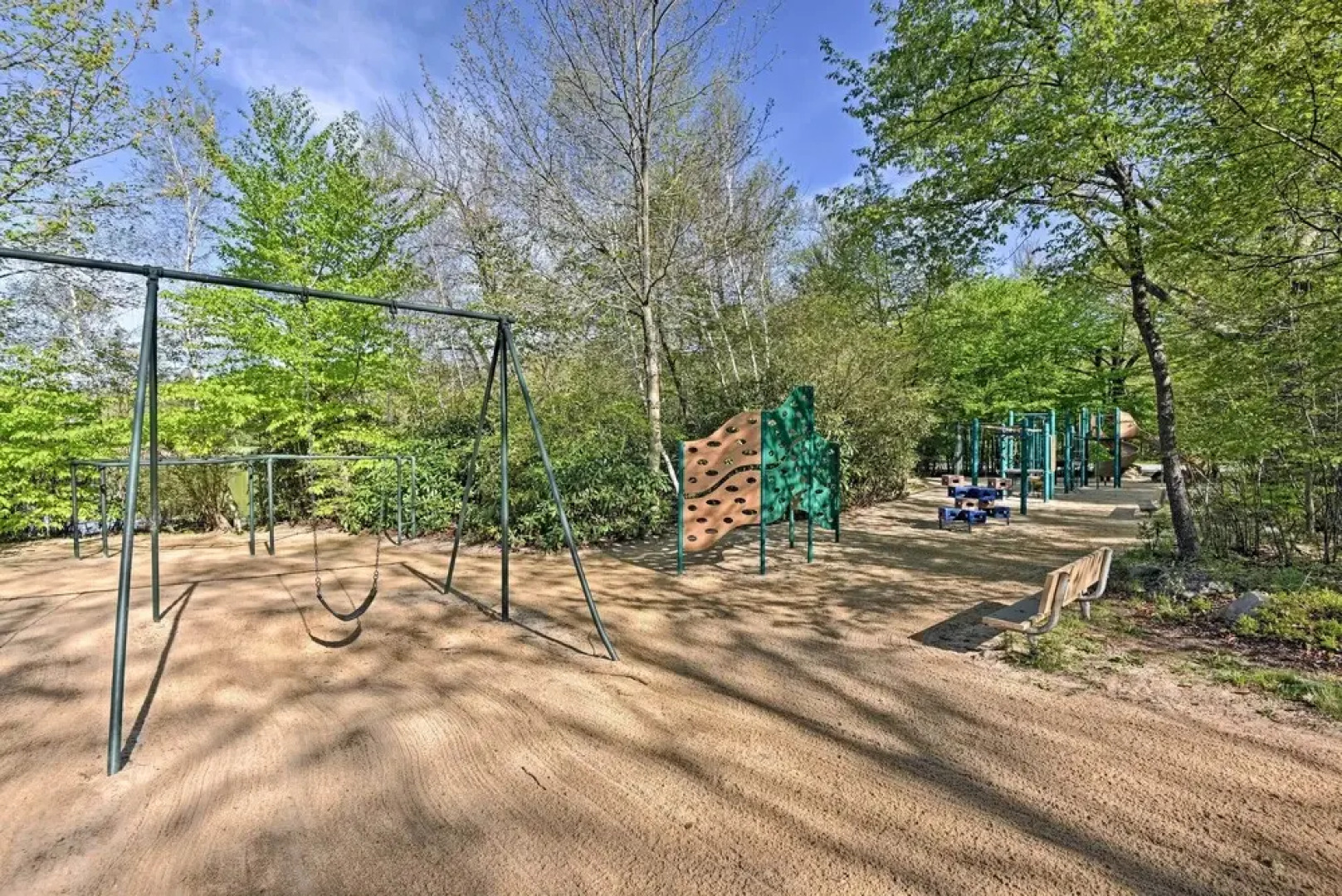 Tobyhanna Home w/ Hot Tub, Fire Pit, Deck + Grill!