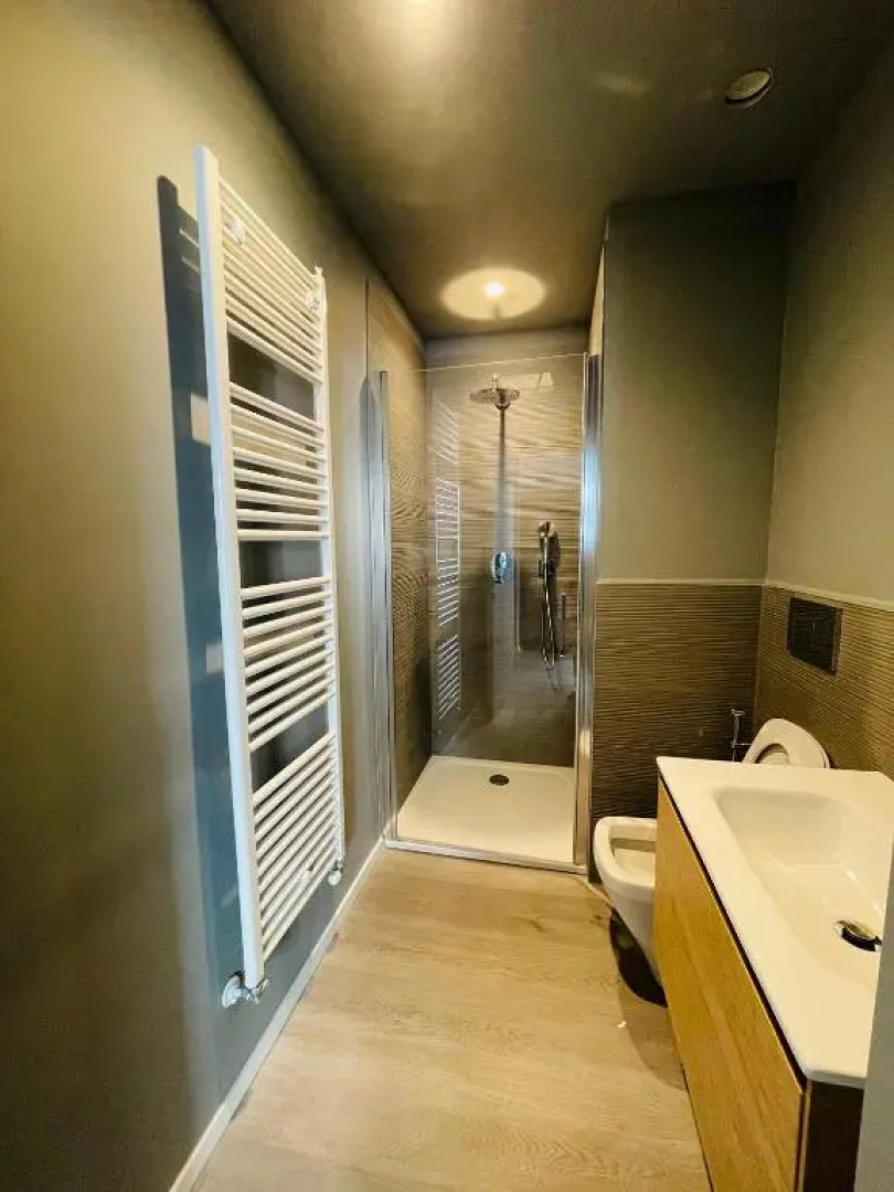 Central Corner House