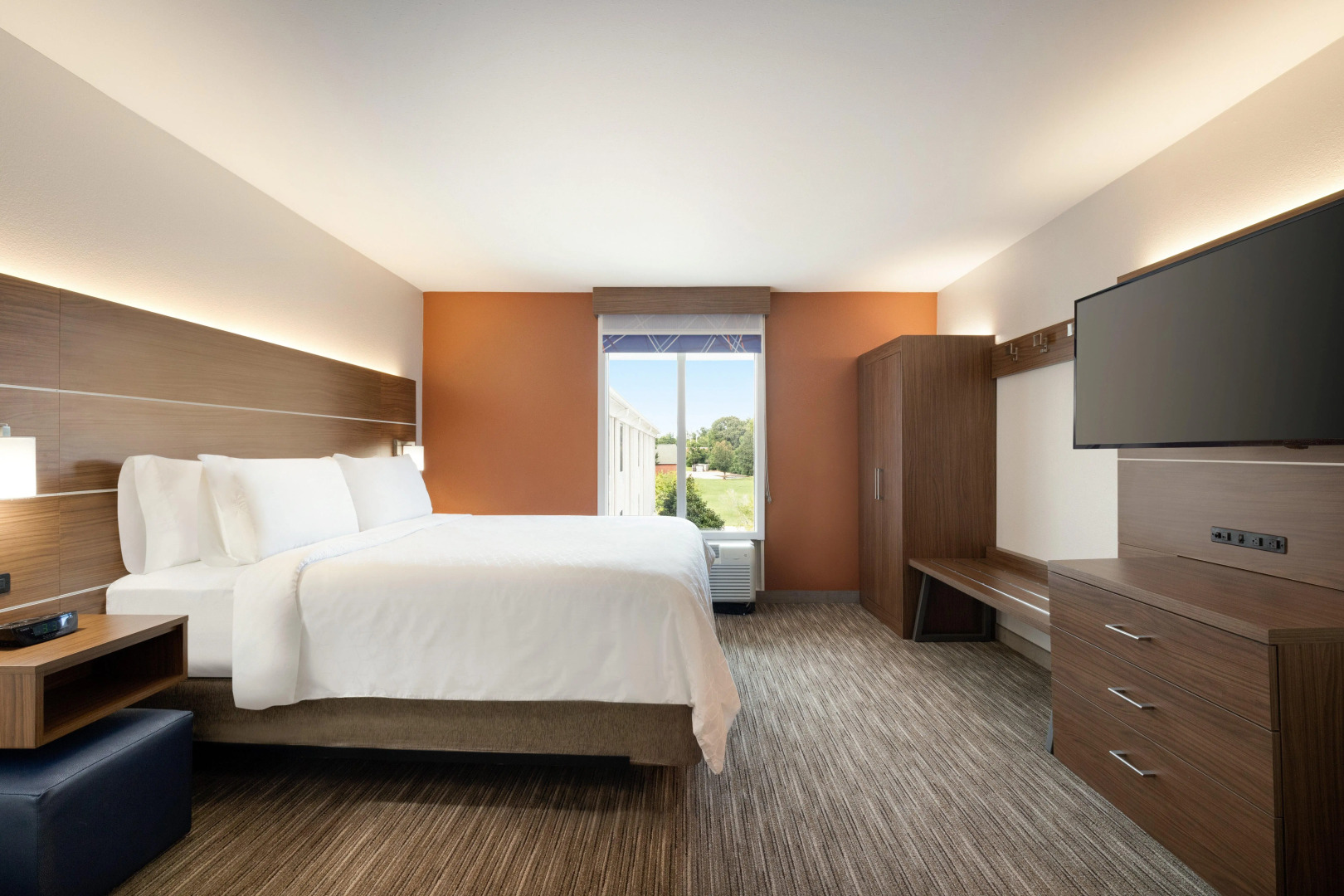 Holiday Inn Express Hotel and Suites of Opelika/Auburn by IHG