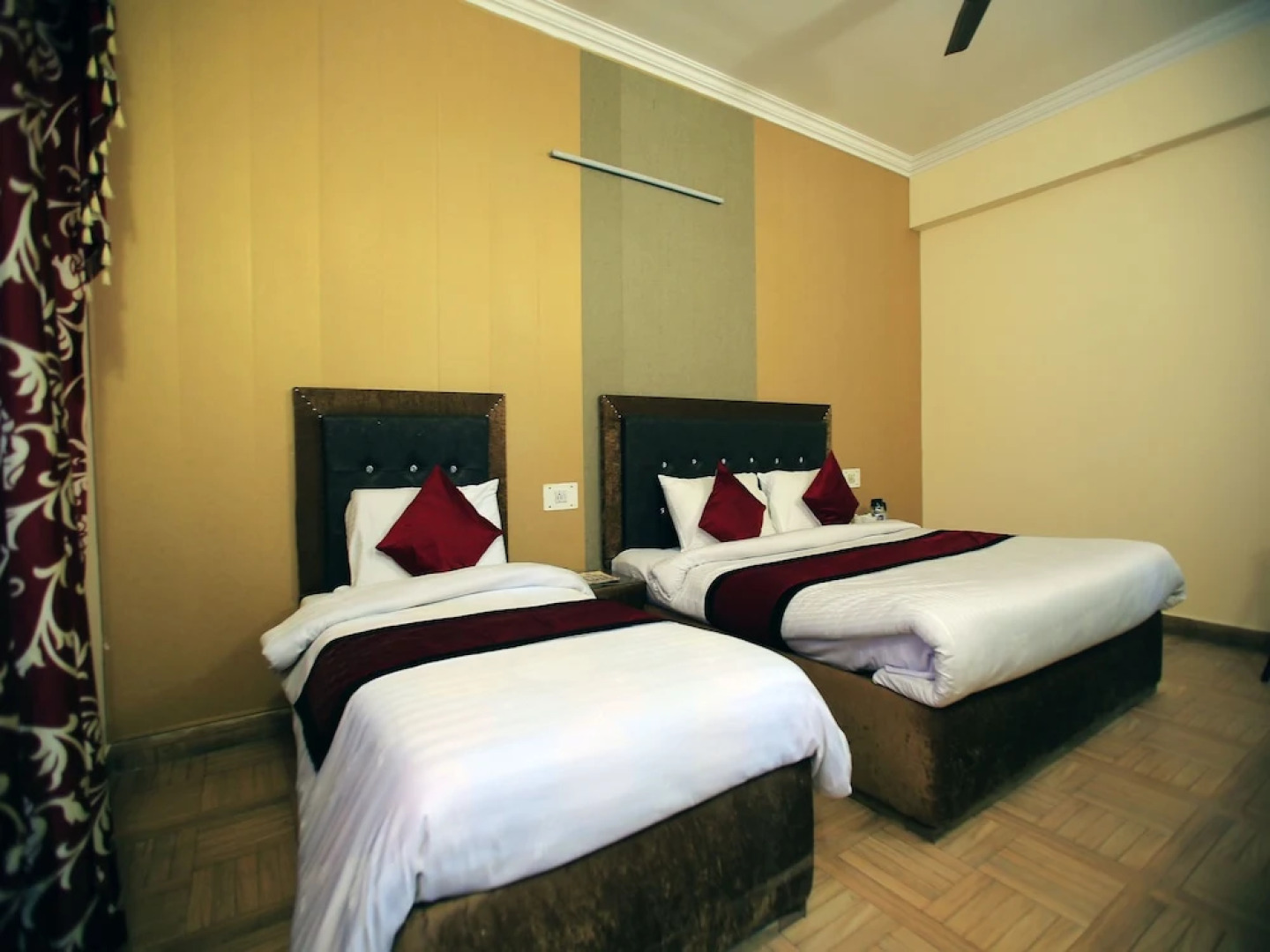 Oyo 13326 Gupta Palace