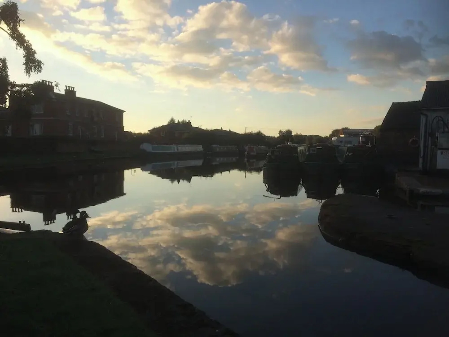 Stone - Boat - Sleeps 6 - Pet Friendly - 85ws