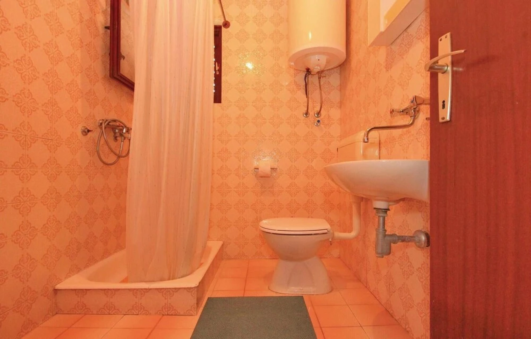 Amazing Home in Prizba With Wifi and 7 Bedrooms