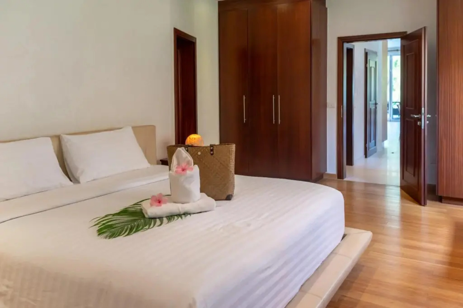 Boat House by Siam Royal Collection (Cbs Travel Asia)