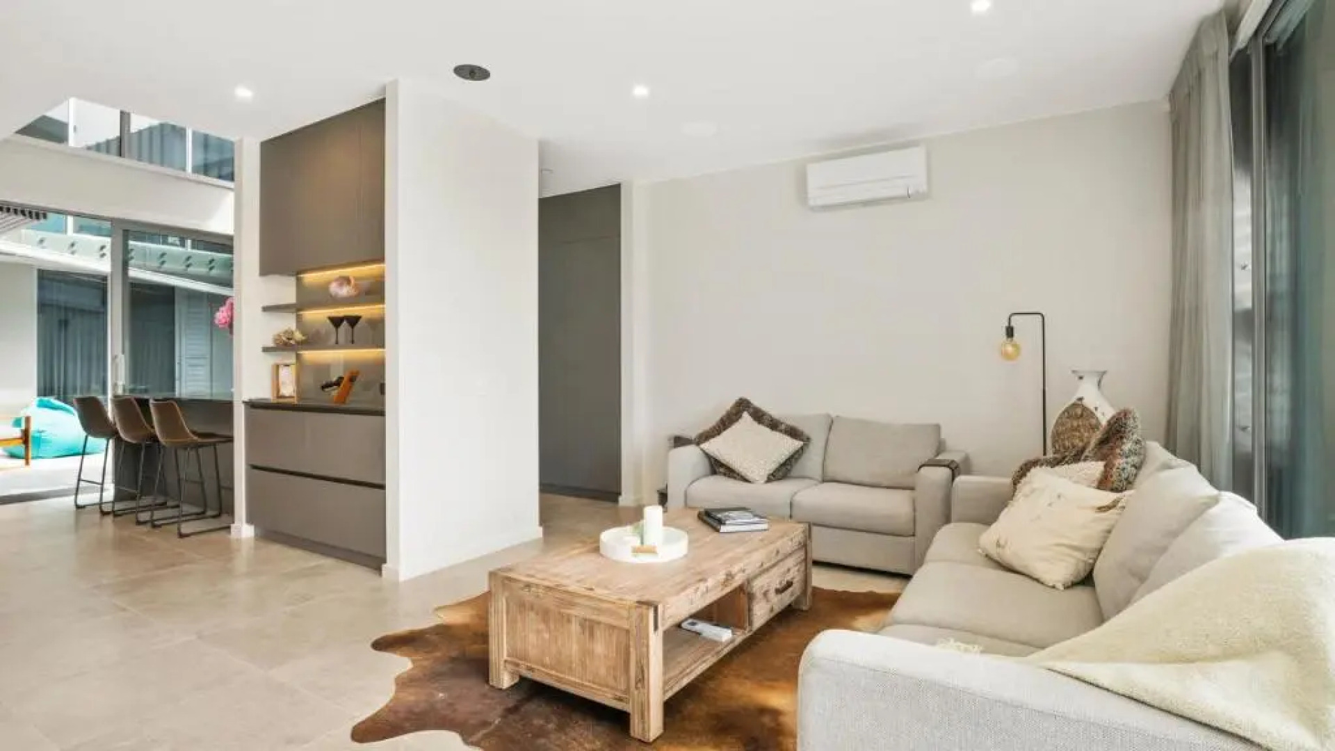 Tranquility Waters - Whangaparaoa Holiday Home