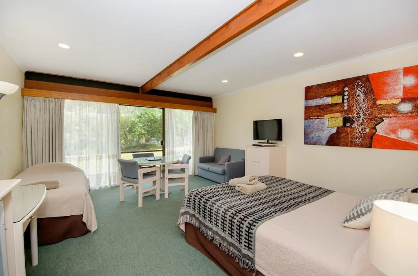 William Macintosh Motor Lodge