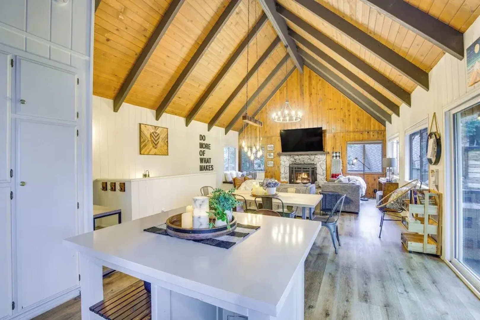 Cozy & Chic Lake Arrowhead Cabin w/ Deck!