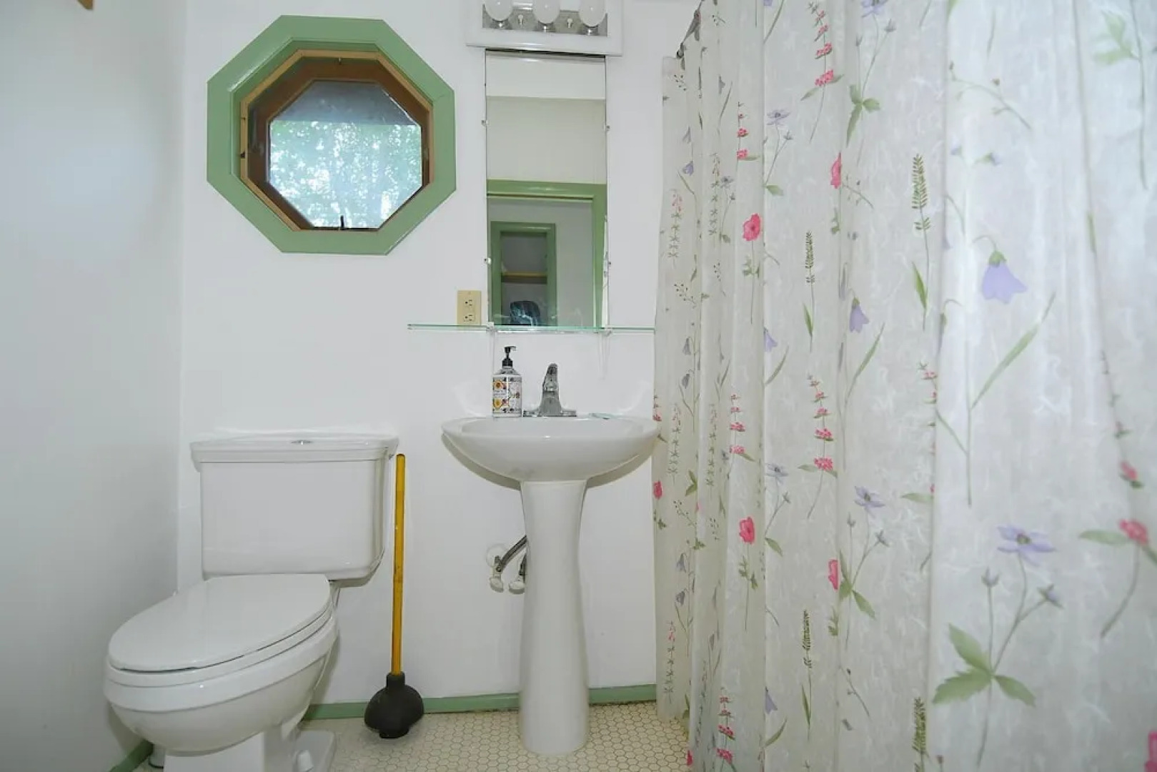 River Time Cabin -time Floats Away!