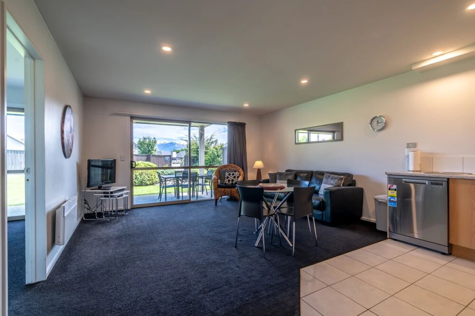 Toodle's Wanaka Luxury with Mountain Views