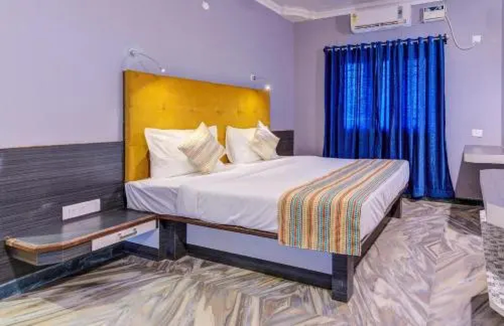 Woke Hostel - Morjim