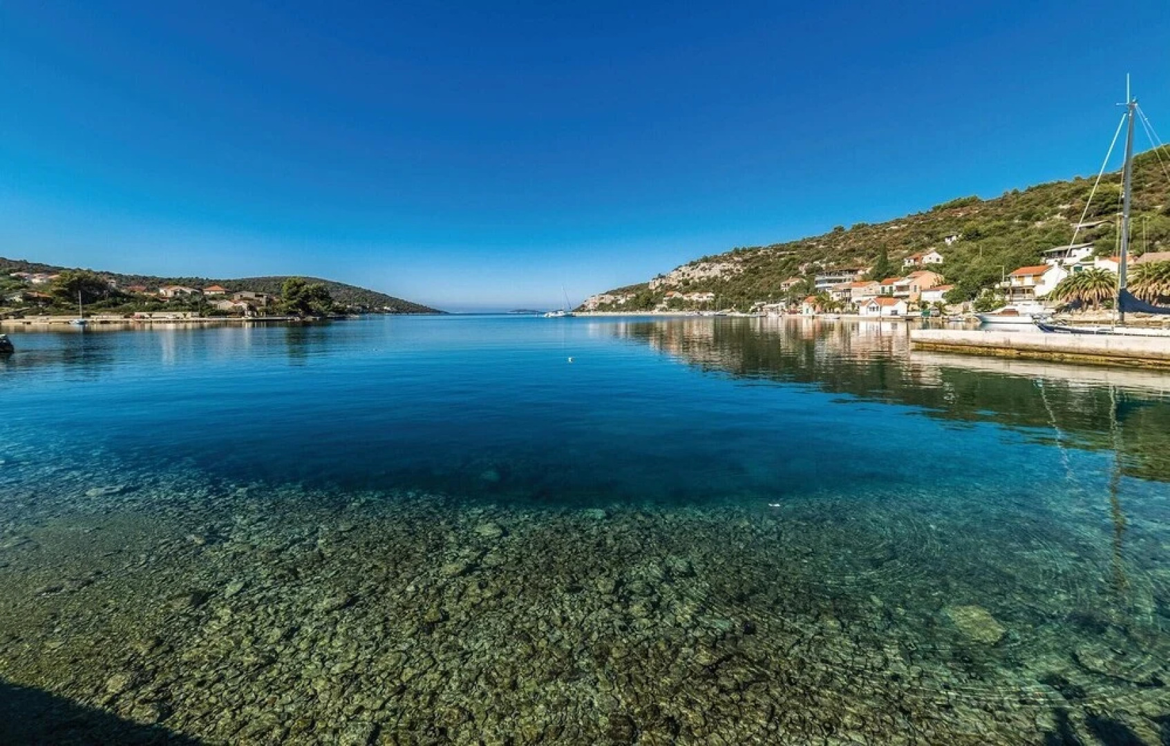 Beautiful Home in Drvenik Veliki With Wifi and 4 Bedrooms