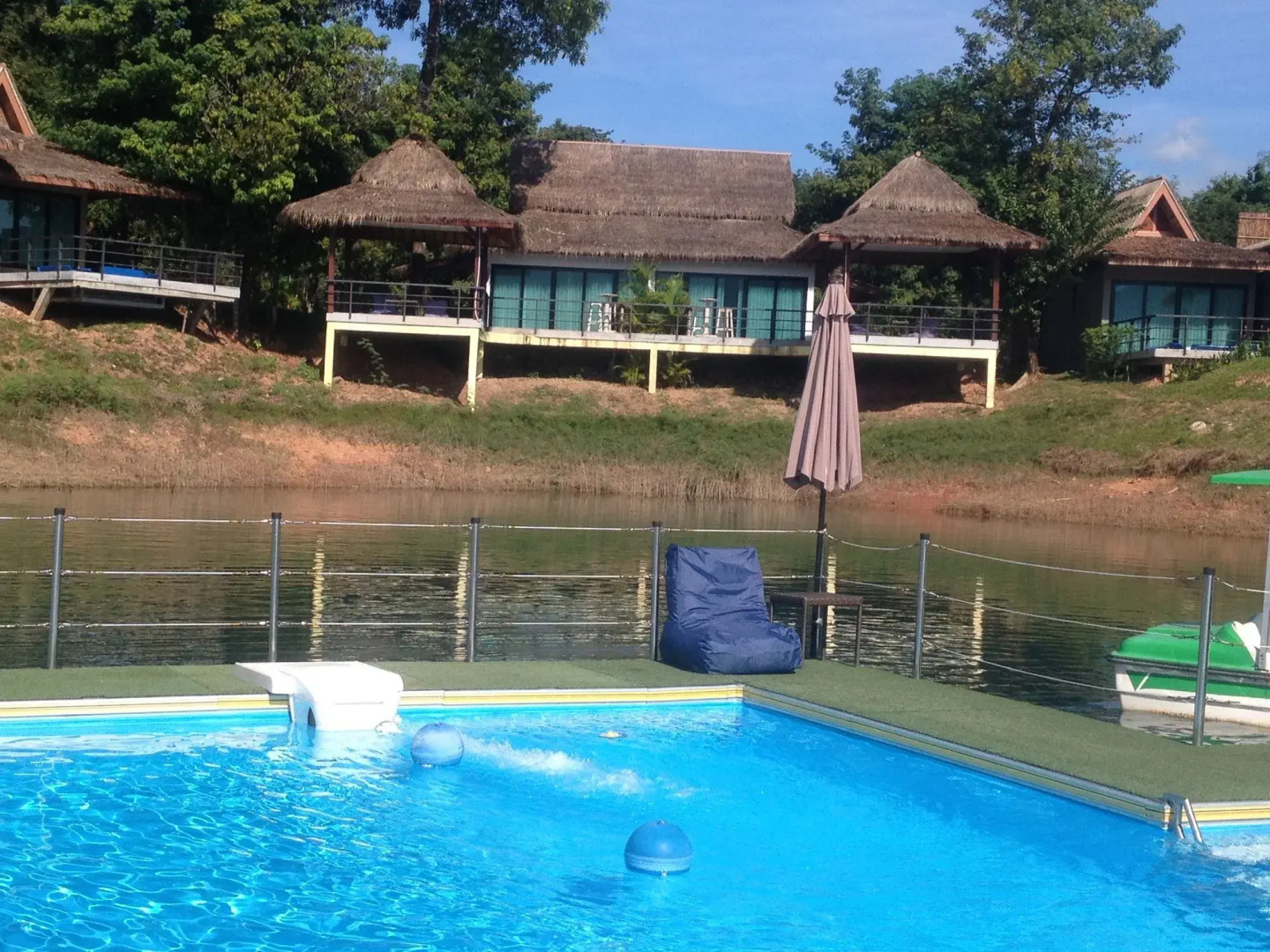 Sanctuary Nam Ngum Beach Resort