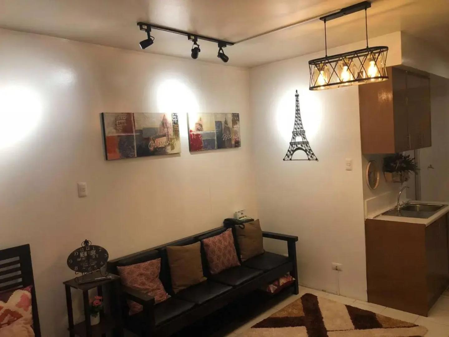 Centropolis Deluxe Couple Suite