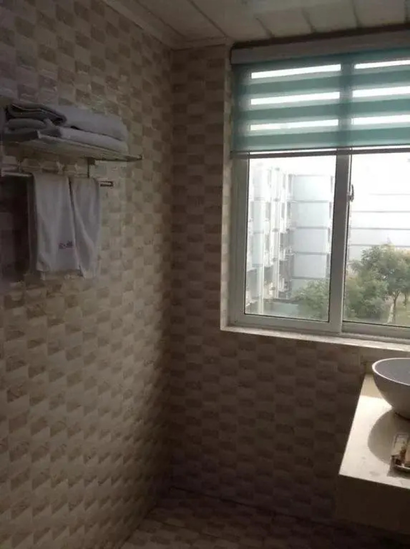 Golden Kylin Business Hotel