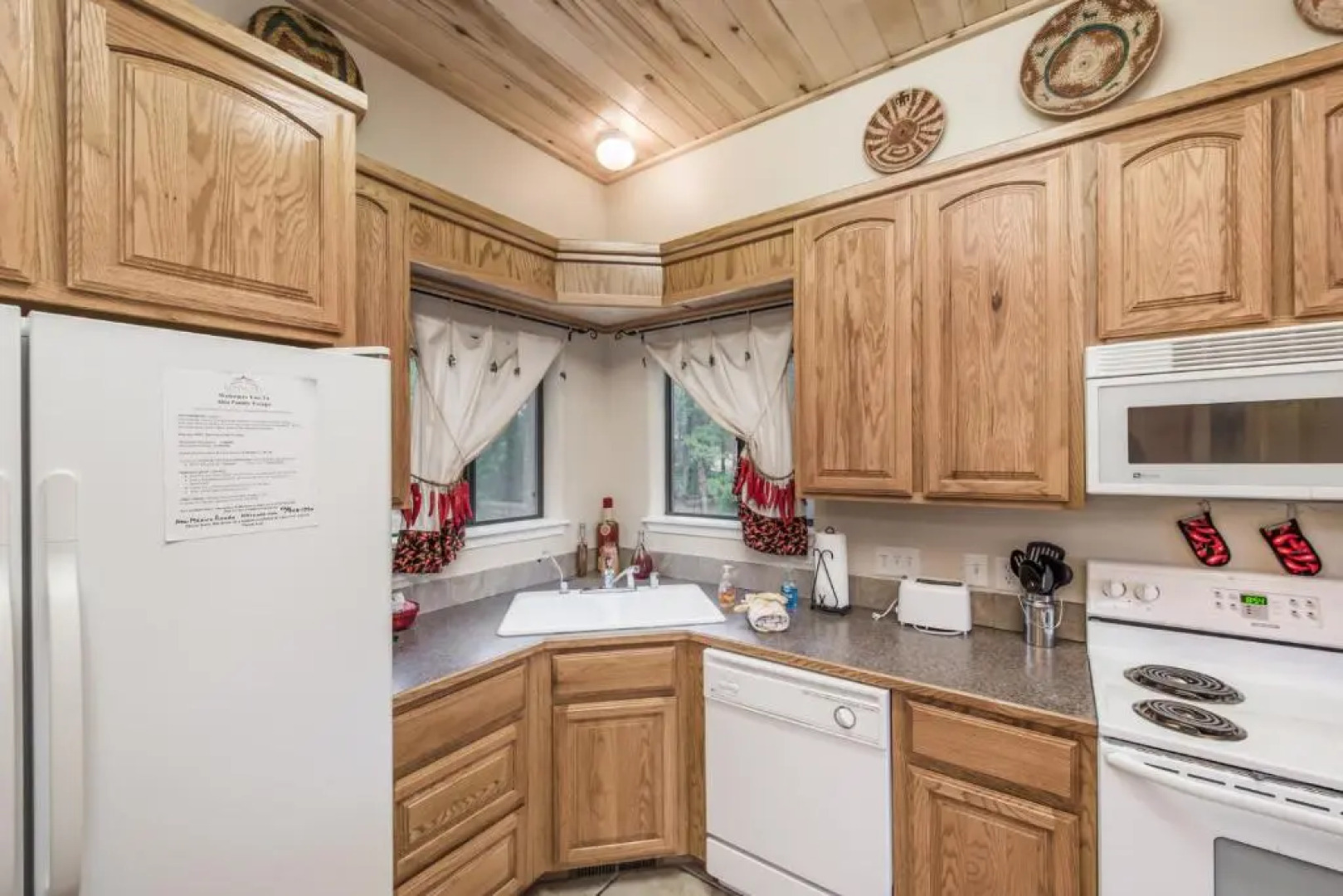 Alto Family Escape - Four Bedroom Cabin with Hot Tub