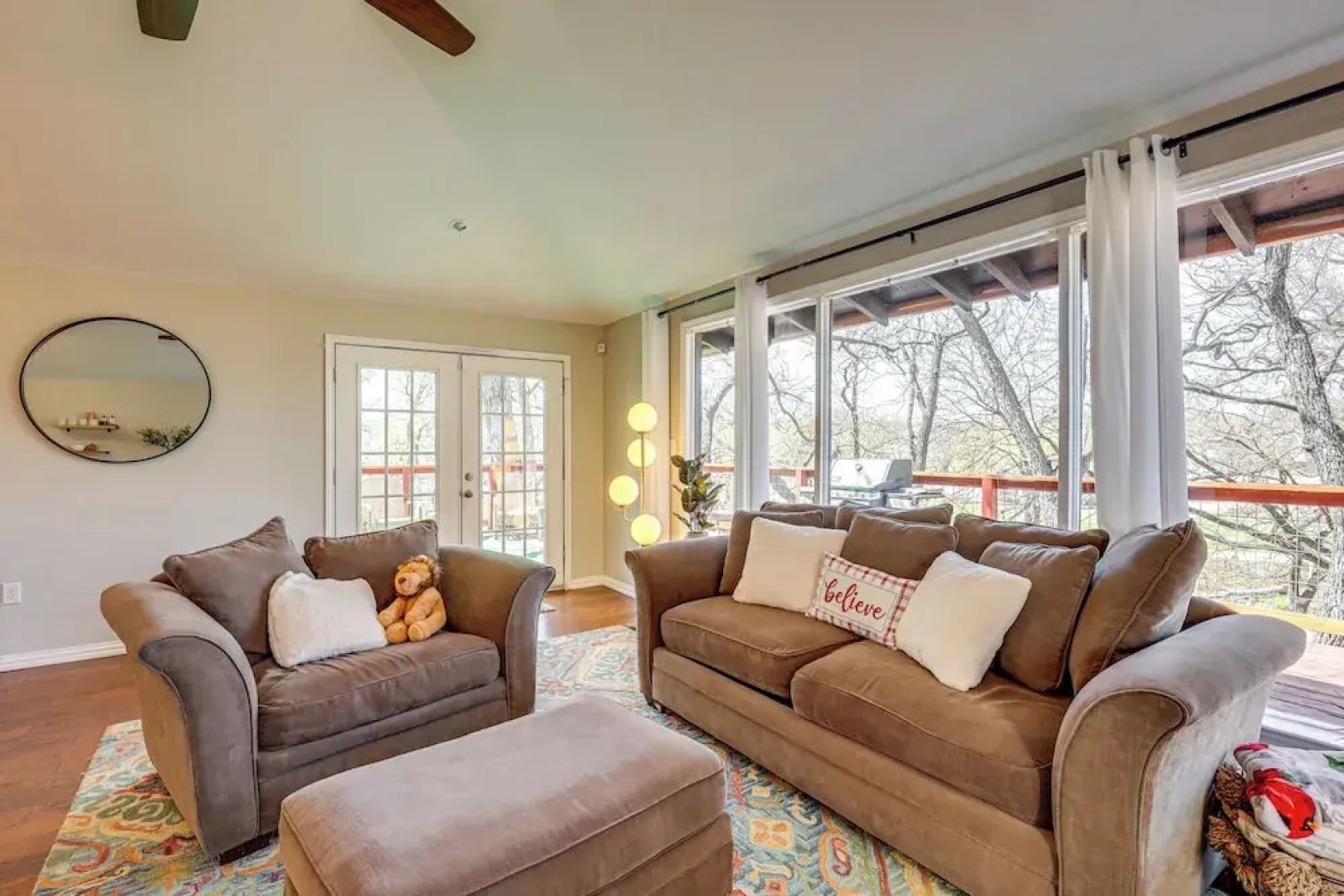 Creekside Cottage w/ Deck & Hot Tub in Belton