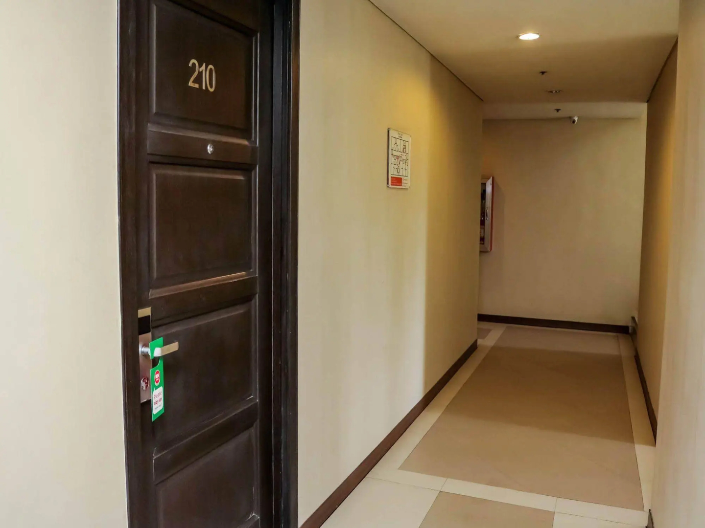 ZEN Rooms Poblacion Makati
