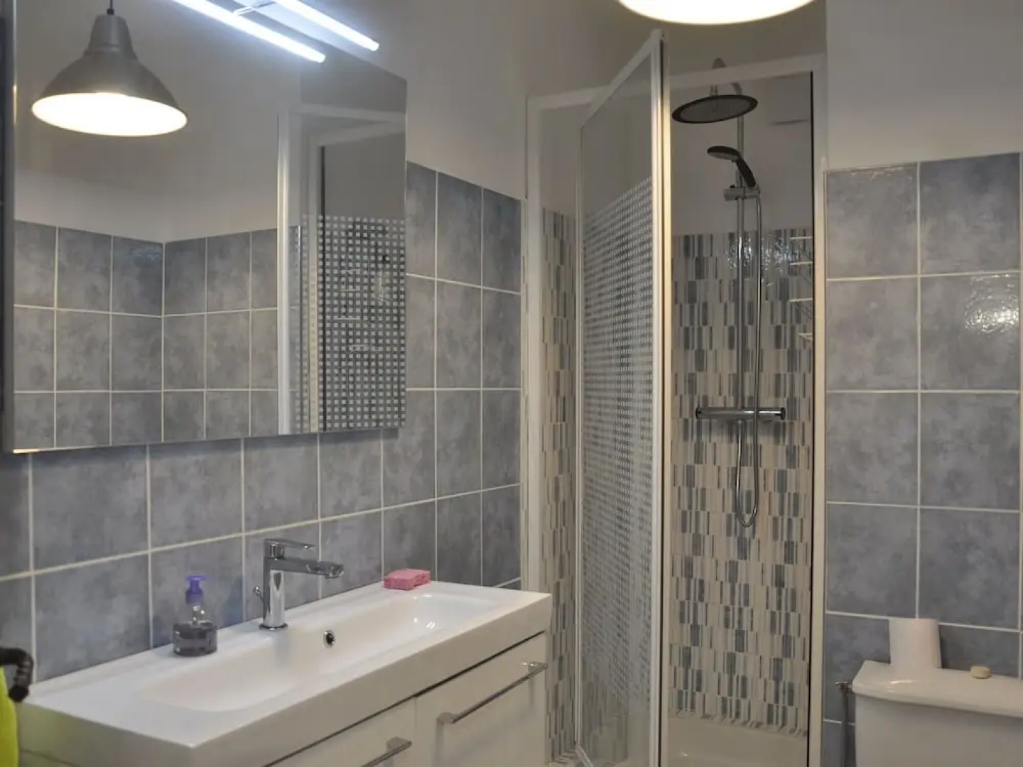 Classy Holiday Home With Swimming Pool, Garden, Tennis Court