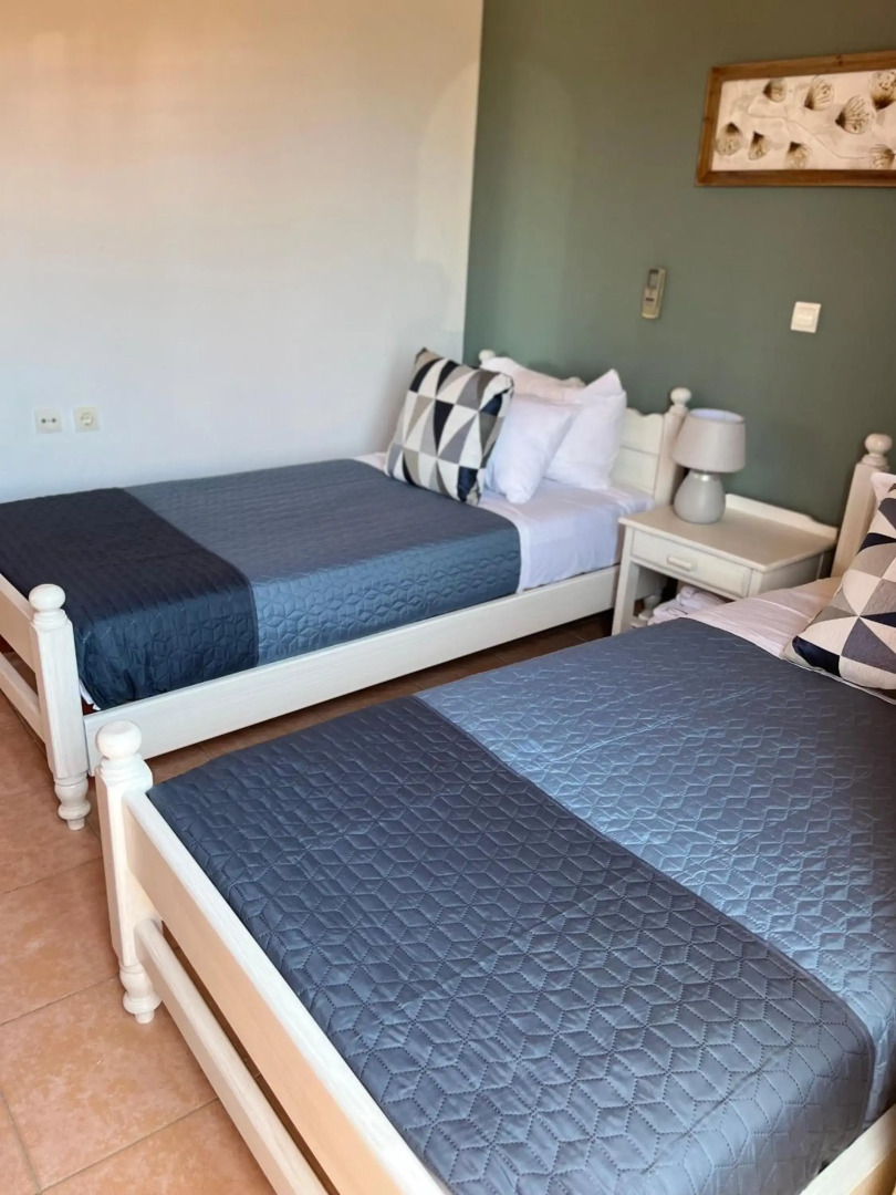 Skandalis Traditional Suites